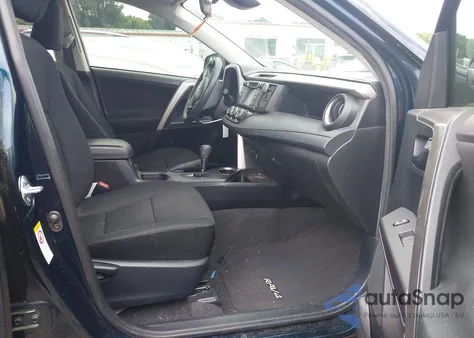 2018 Toyota Rav4 Le z USA, uszkodzony, nr VIN JTMZFREV5JJ725555